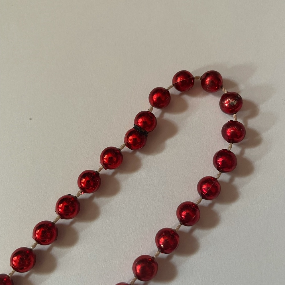 Red Plastic Bead Necklace - Picture 4 of 8